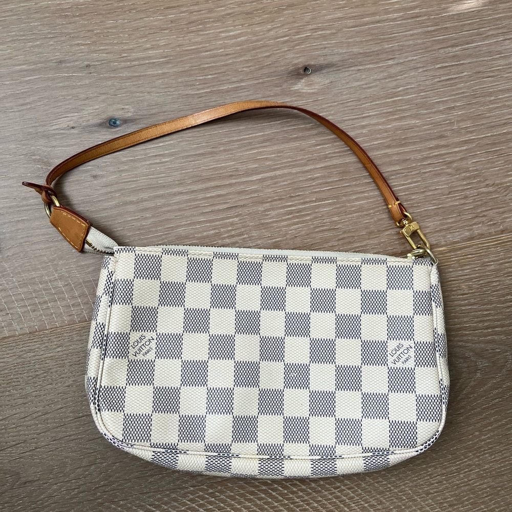 Louis Vuitton Pochette Accessoires, Authentic